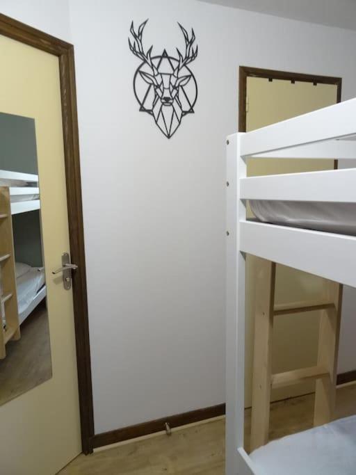 Appartement Au Coeur Du Village Avec Parking Prive Mijoux Exteriör bild