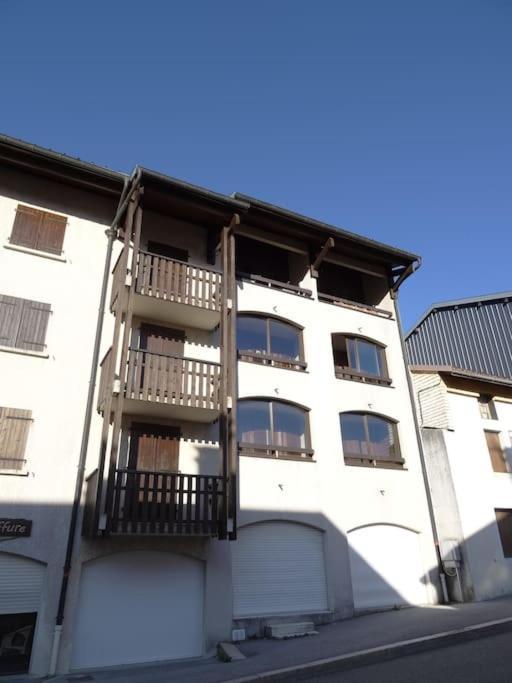 Appartement Au Coeur Du Village Avec Parking Prive Mijoux Exteriör bild